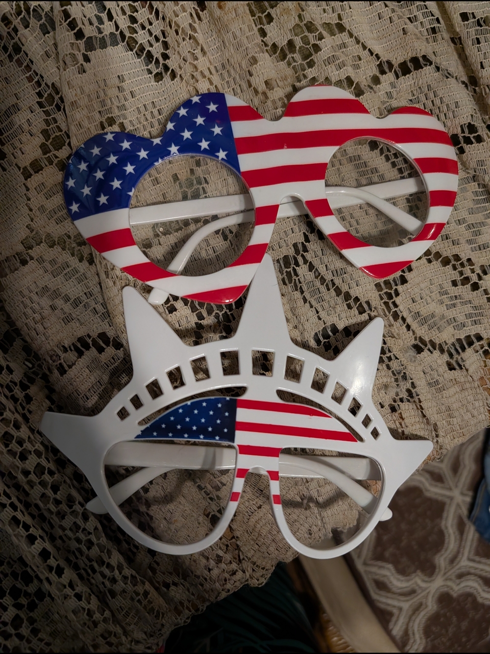 Patriotic Heart & Crown Party Glasses - American Flag Design